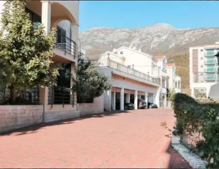 Four Points Becici Apartment Podgorica